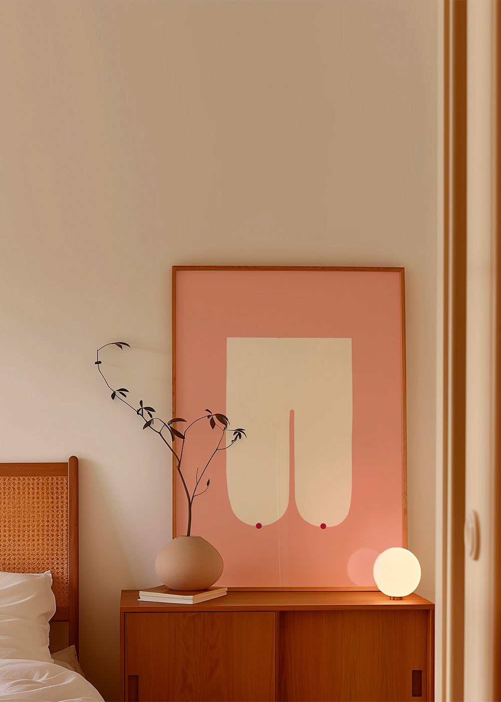 Ilustración femenina minimalista en rosa – Product1