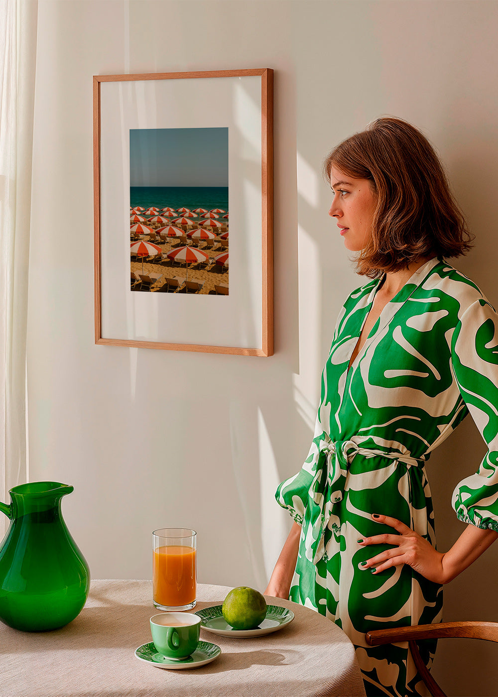 Cuadro de paisaje con sombrillas rojas en playa – Product3