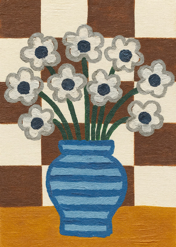 Lámina botánica: jarrón azul con flores y fondo ajedrezado