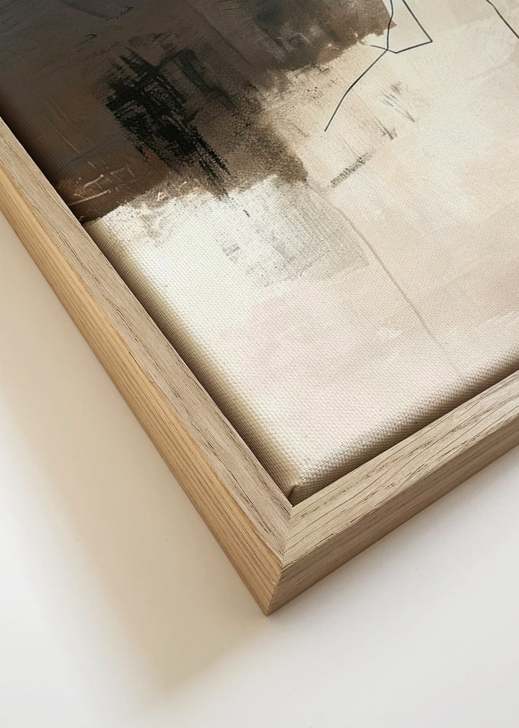 Cuadro abstracto con trazo oscuro sobre fondo beige – Canvas detail