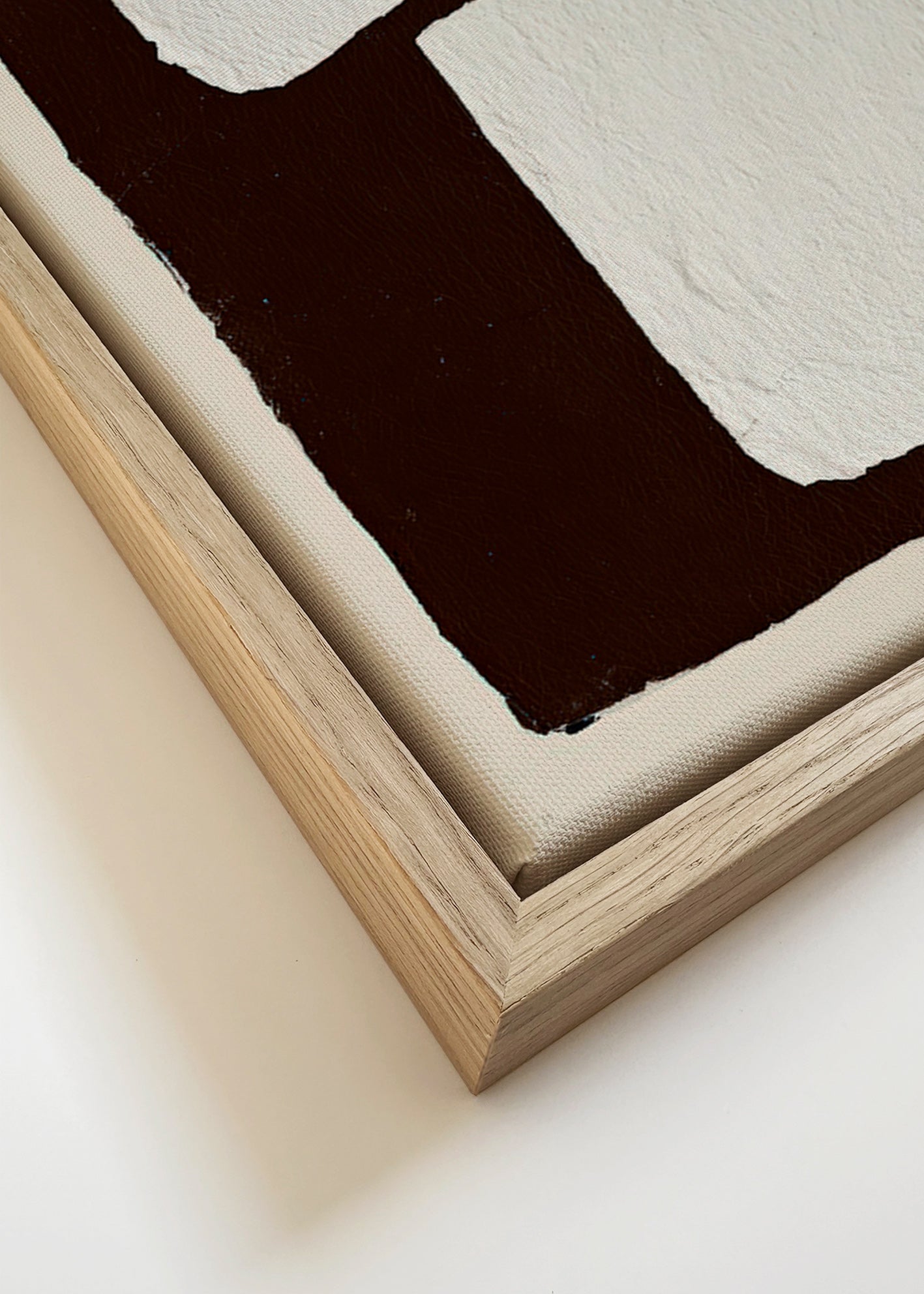 Cuadro abstracto mocha con bloques blancos – Canvas detail