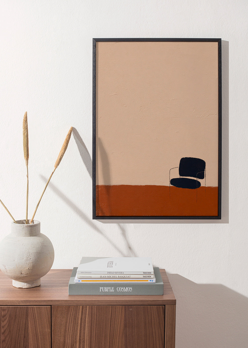 Cuadro minimalista con silla y suelo ocre – Product1