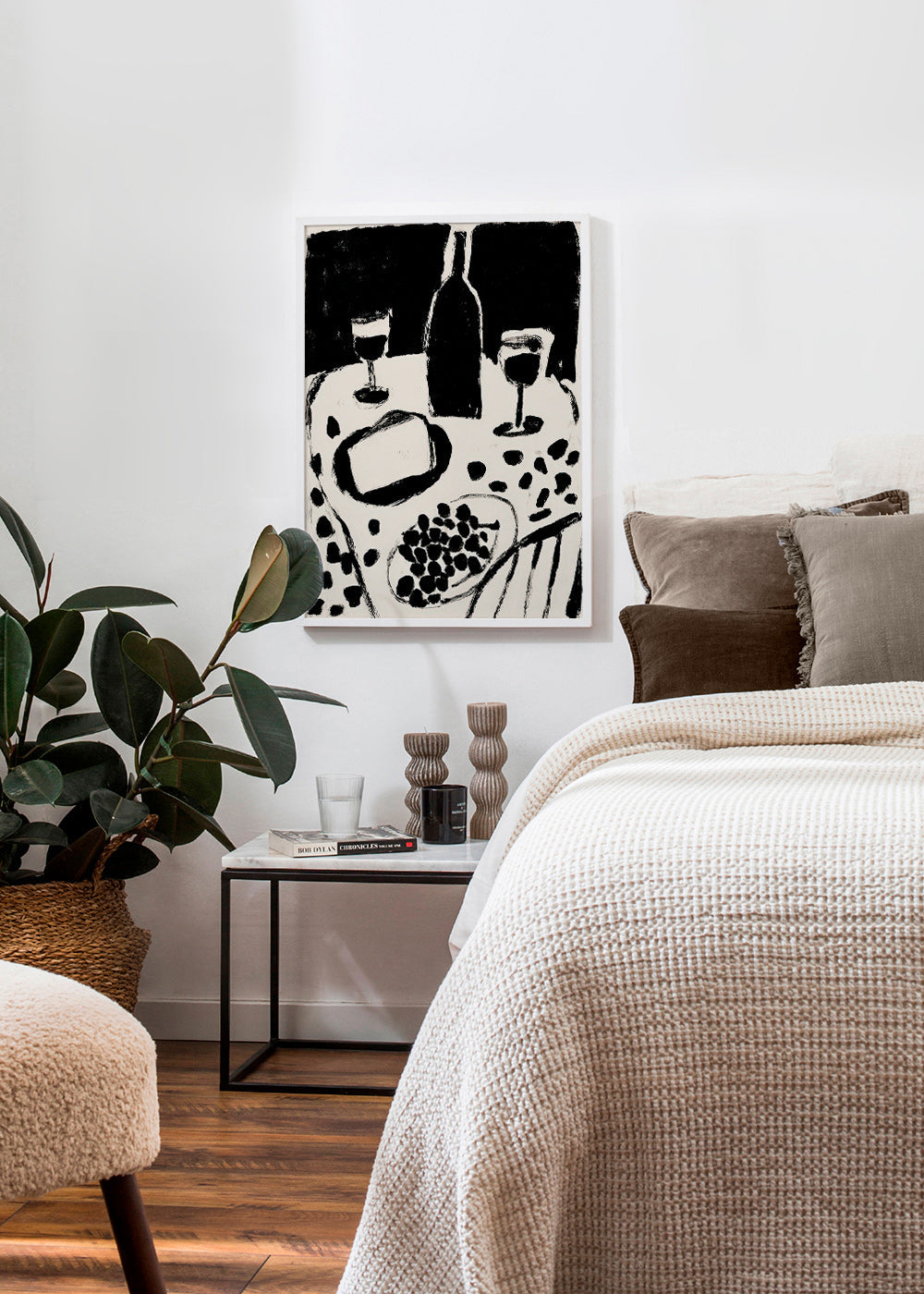 Cuadro de cocina con botella y uvas en monocromo – Product2