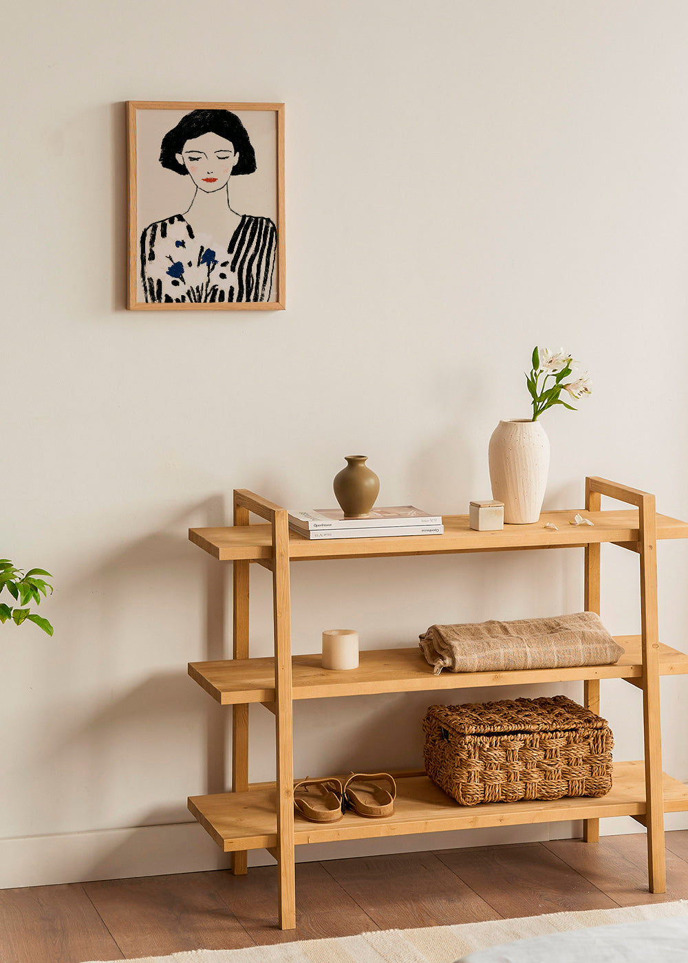 Ilustración: retrato femenino con flores y líneas – Product1