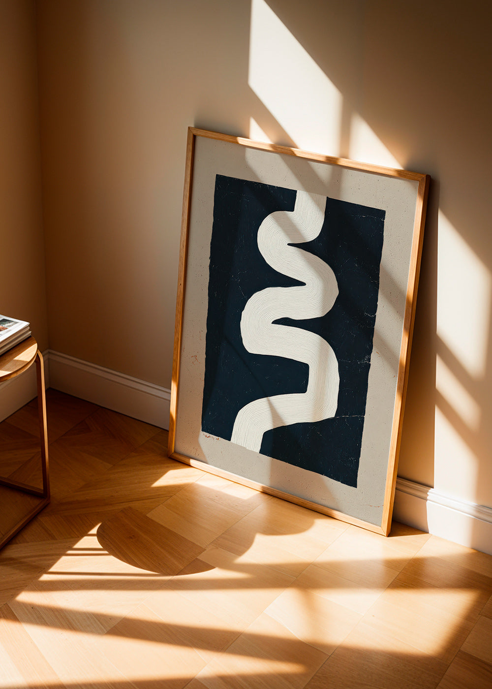 Cuadro minimalista curva blanca sobre fondo oscuro – Product3