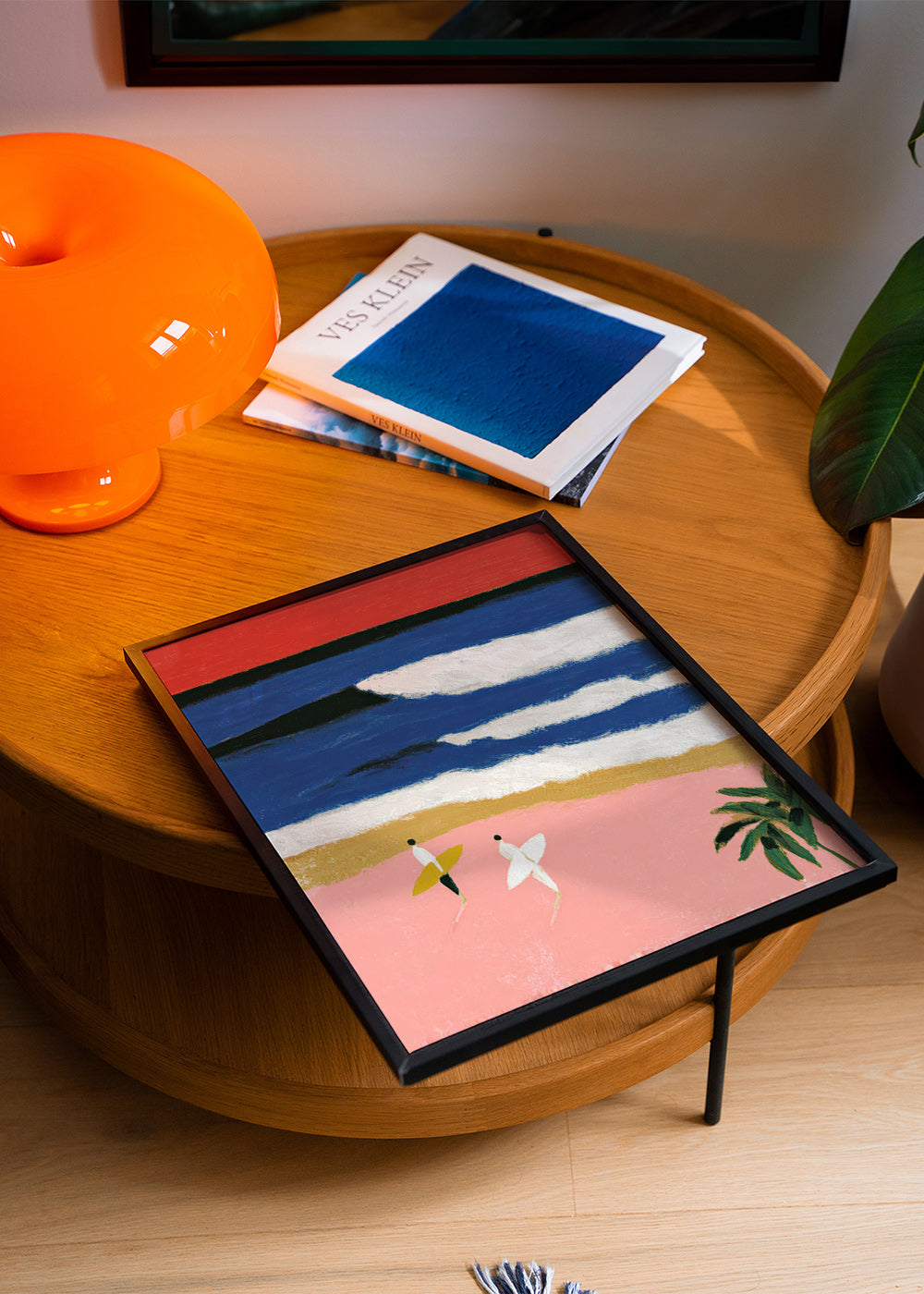 Cuadro de paisaje con surfistas y arena rosa – Product3