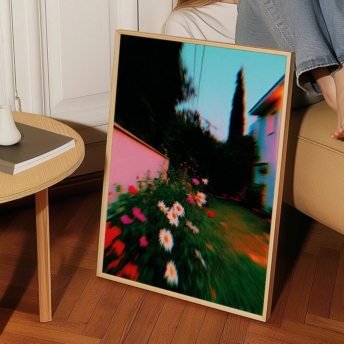 Lámina botánica con jardín borroso y margaritas – Product2