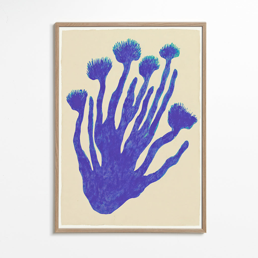 Lámina botánica Indigo Coral – Oak Frame