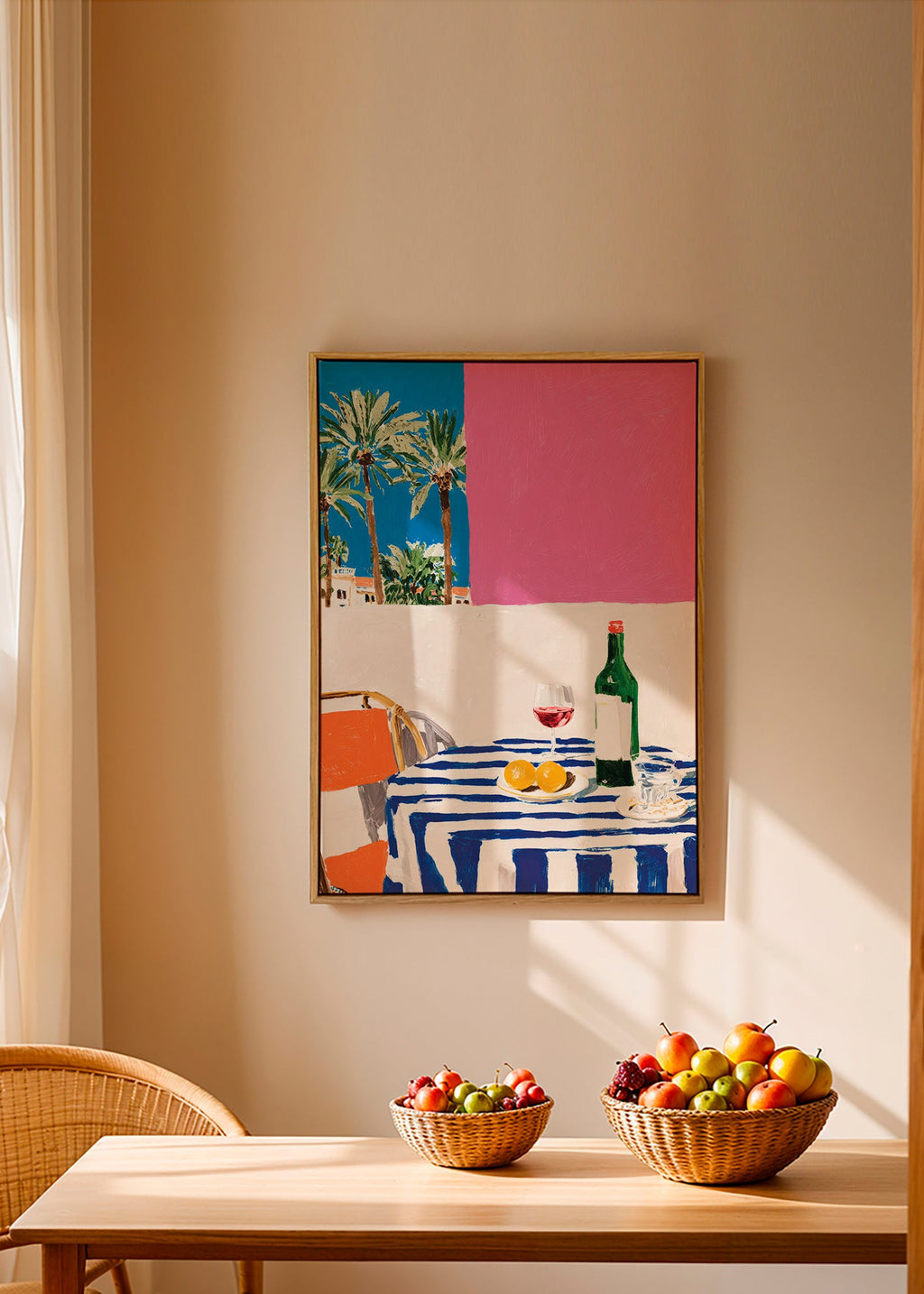 Cuadro de cocina con mesa a rayas, vino y palmeras – Canvas2