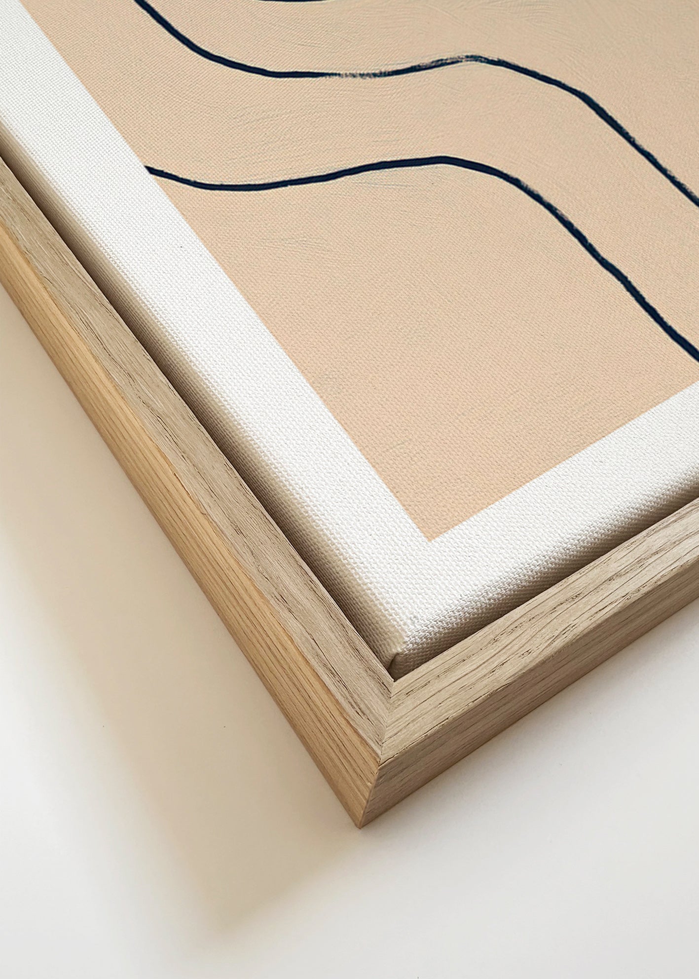 Cuadro minimalista de líneas fluidas sobre fondo beige – Canvas detail