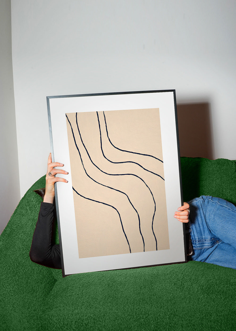 Cuadro minimalista con trazos orgánicos en beige – Product3
