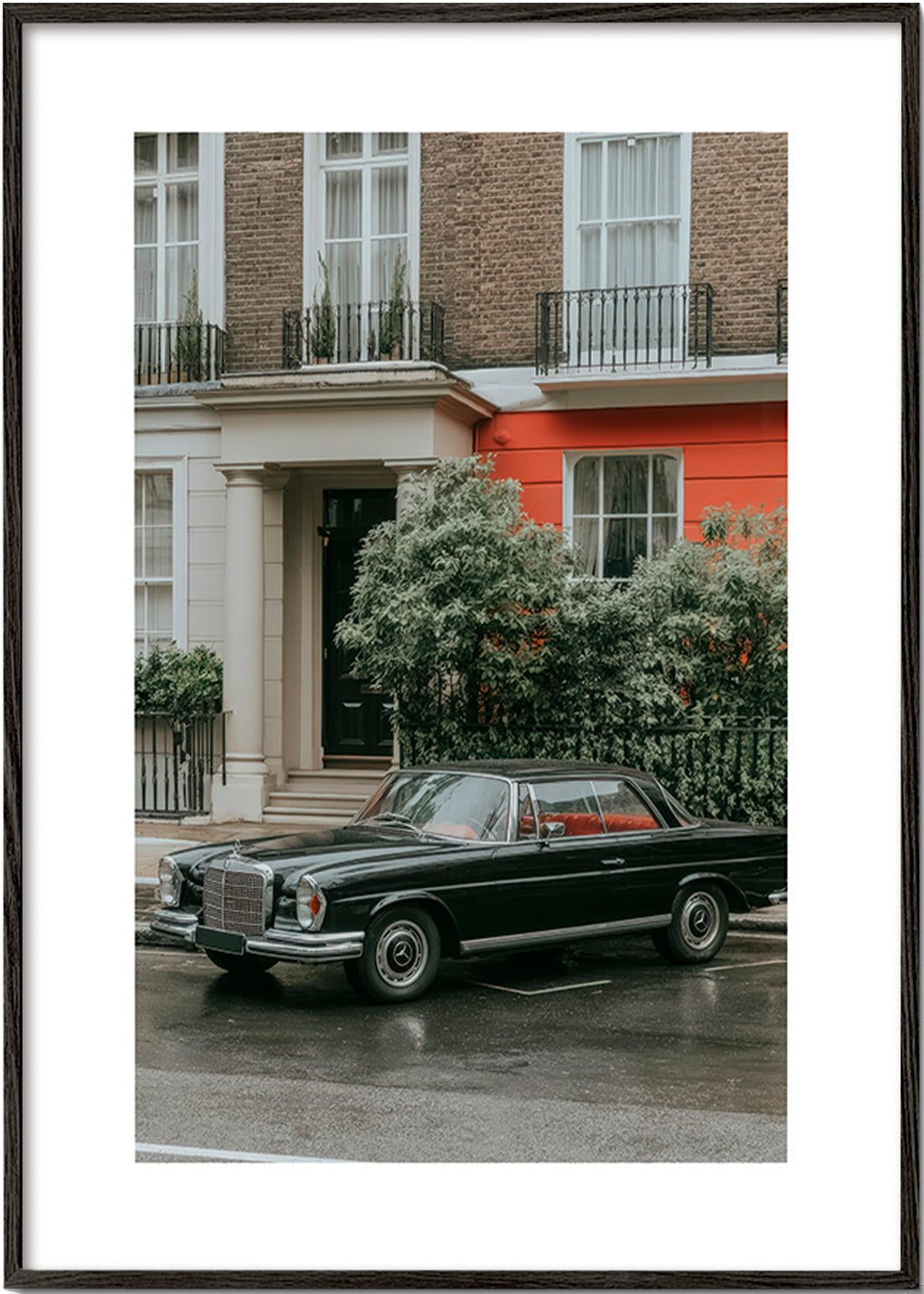Fotografía urbana con coche clásico – Black Frame