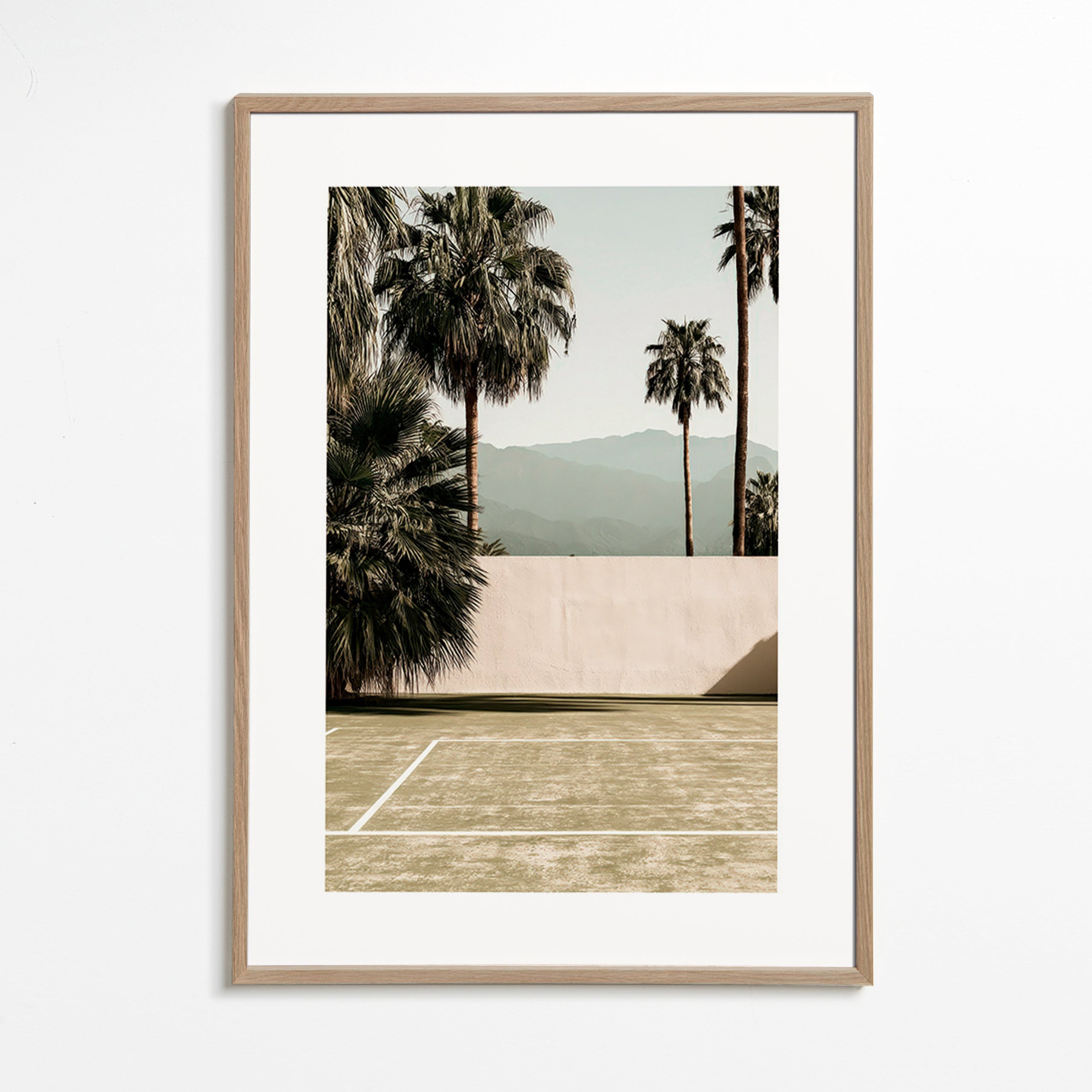 Cuadro de paisaje con palmeras y muro minimal – Oak Frame