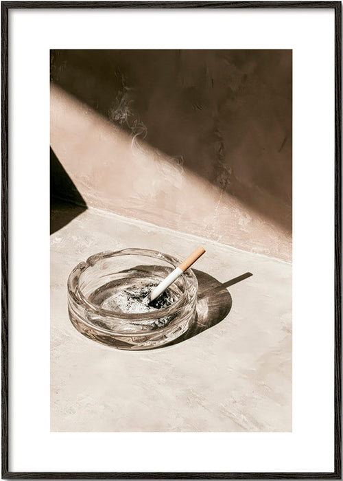 Cuadro de cocina con cenicero en luz natural – Black Frame