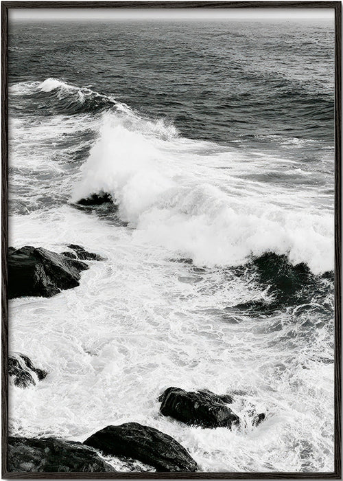 Cuadro de paisaje marino en blanco y negro con oleaje – Black Frame
