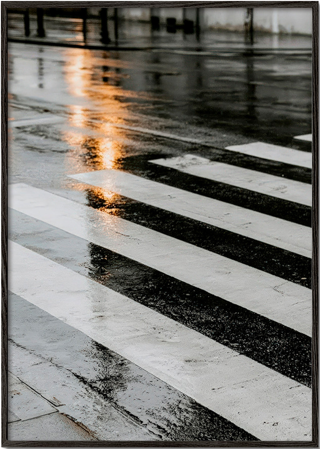 Fotografía urbano: paso de cebra mojado – Black Frame