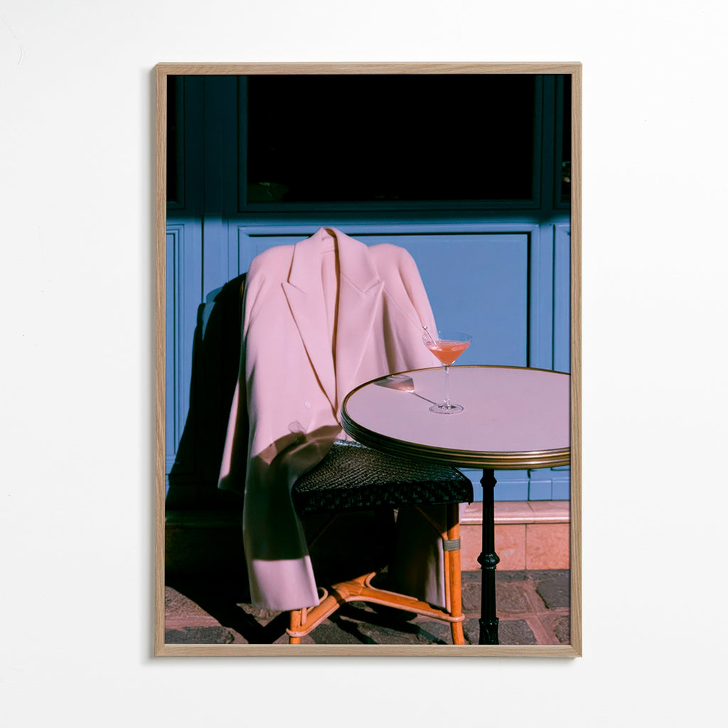 Fotografía chaqueta rosa y cóctel en terraza – Oak Frame
