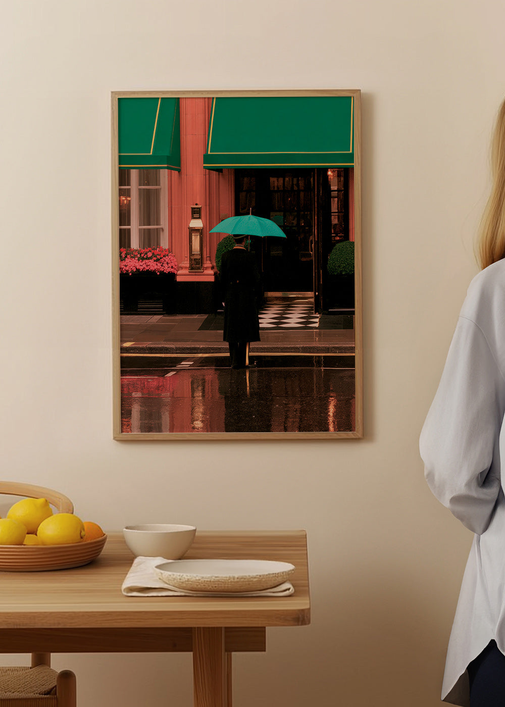 Cuadro de ciudades: figura bajo paraguas y reflejos – Product2
