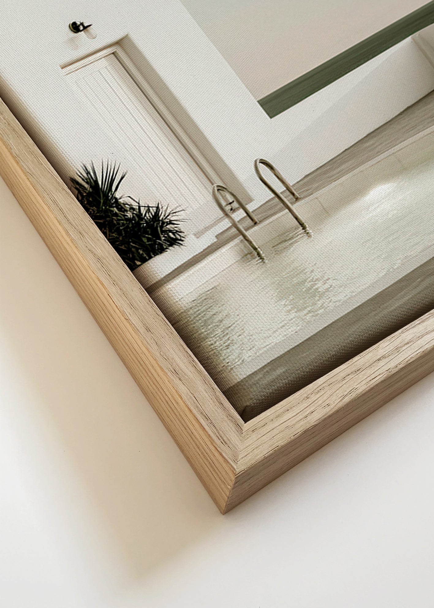 Fotografía de piscina minimalista y arquitectura blanca – Canvas detail