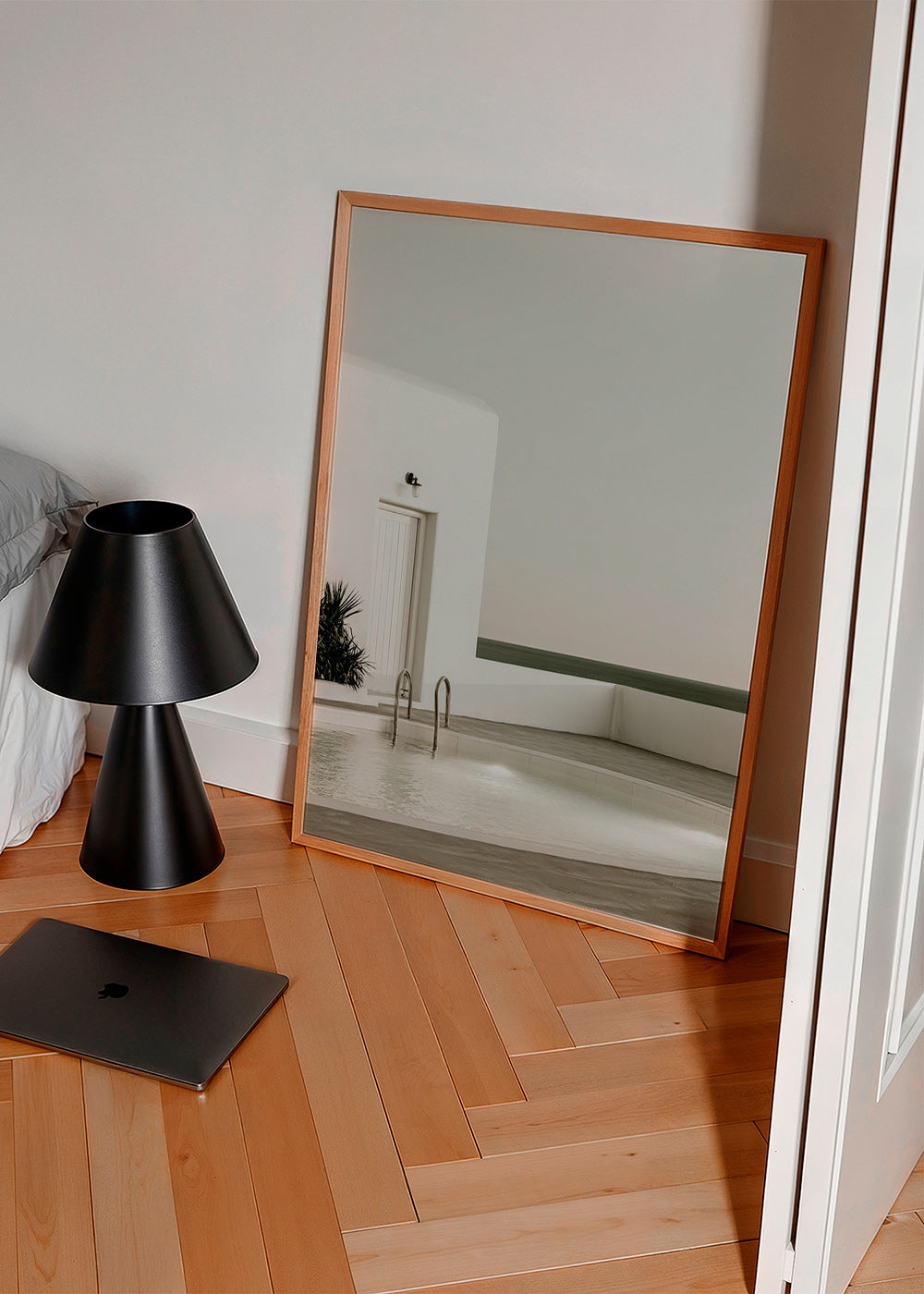 Fotografía de piscina minimalista y arquitectura blanca – Product2