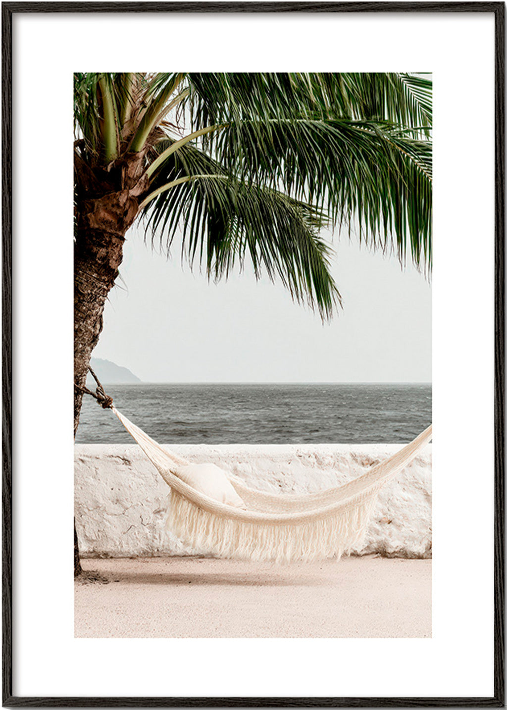 Cuadro de paisaje con hamaca y palmera – Black Frame