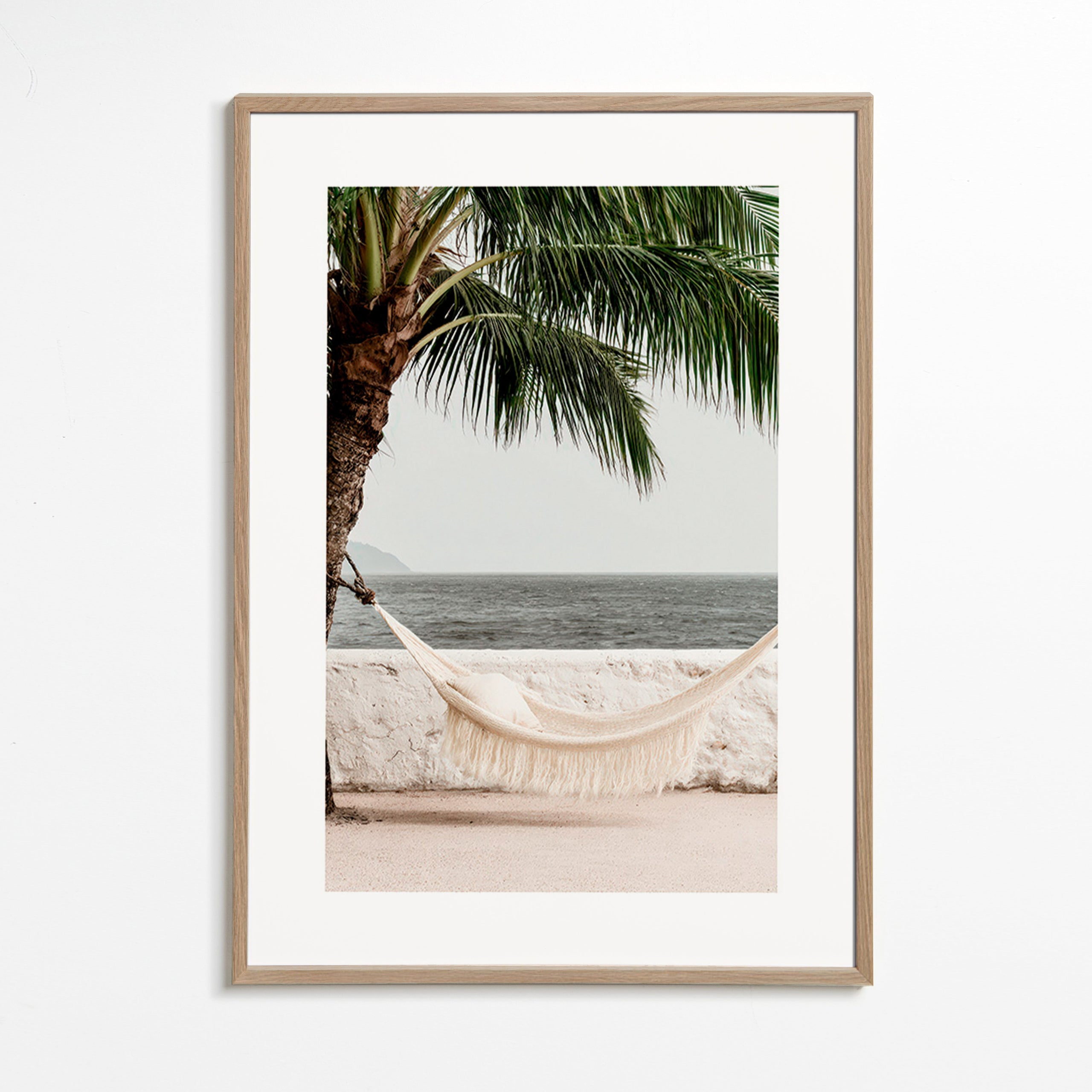Cuadro de paisaje con hamaca y palmera – Oak Frame