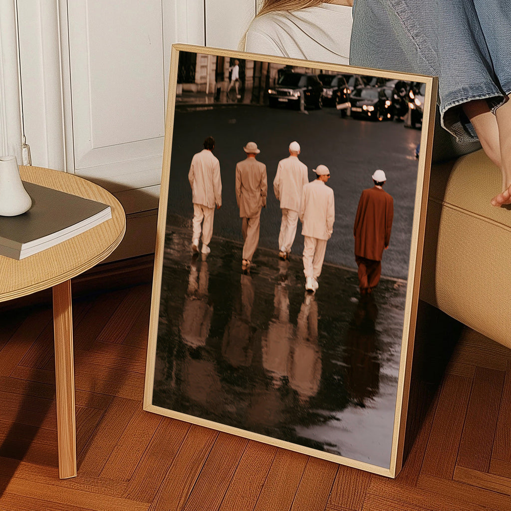 Fotografía urbana: caminantes bajo la lluvia – Product2