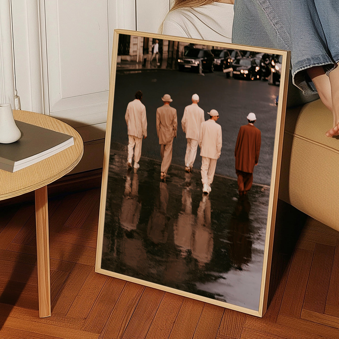 Fotografía urbana: caminantes bajo la lluvia – Product2
