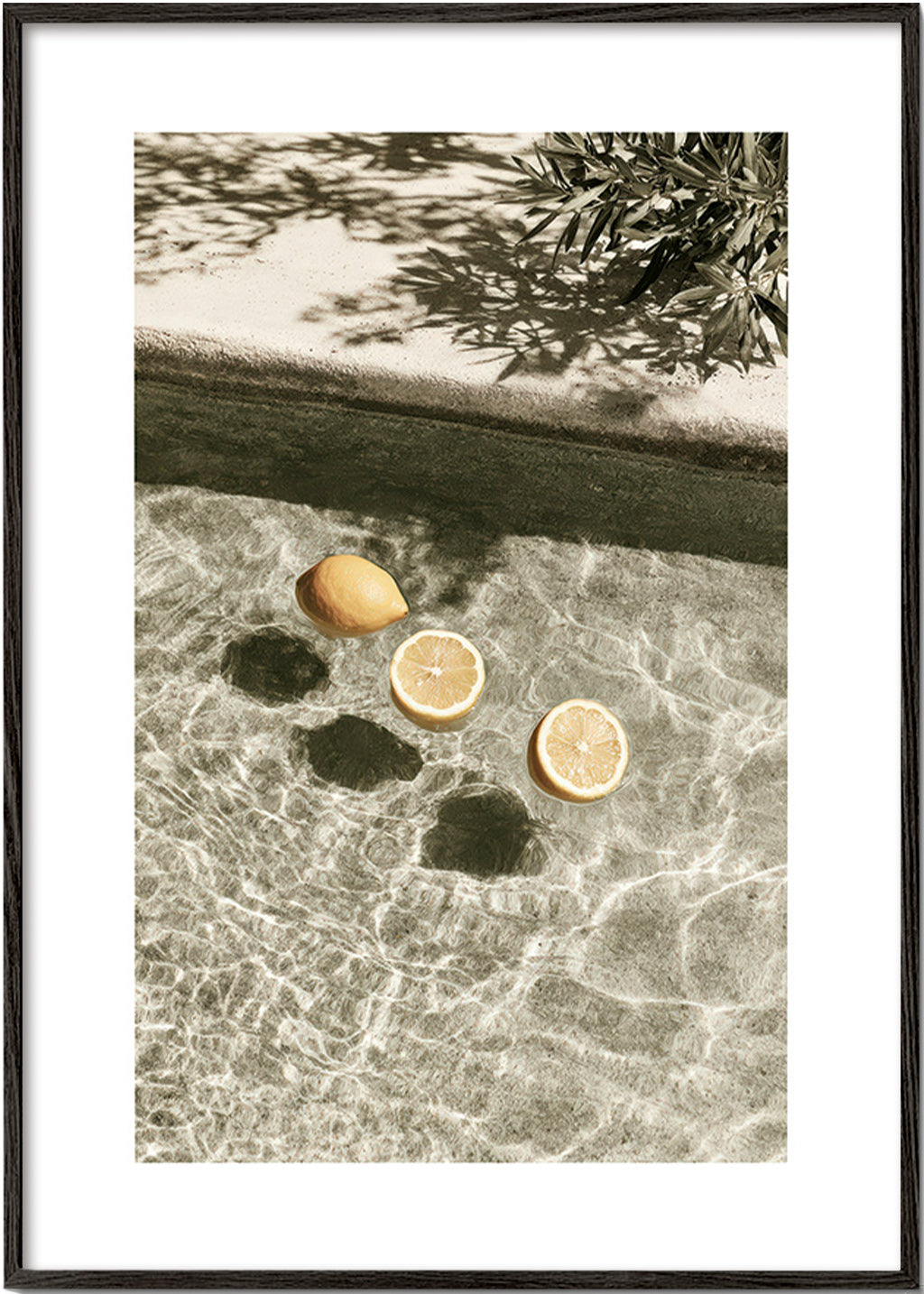 Cuadro de cocina con limones flotando – Black Frame