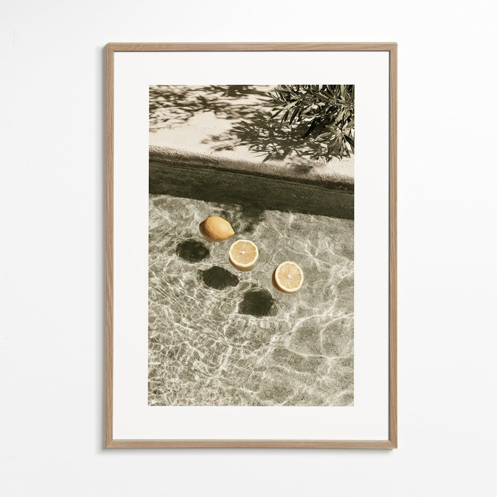 Cuadro de cocina con limones flotando – Oak Frame