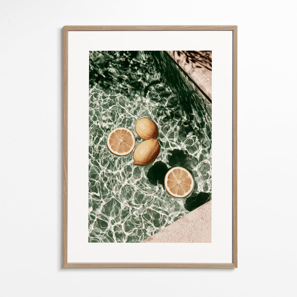 Cuadro de cocina Limones en piscina – Oak Frame