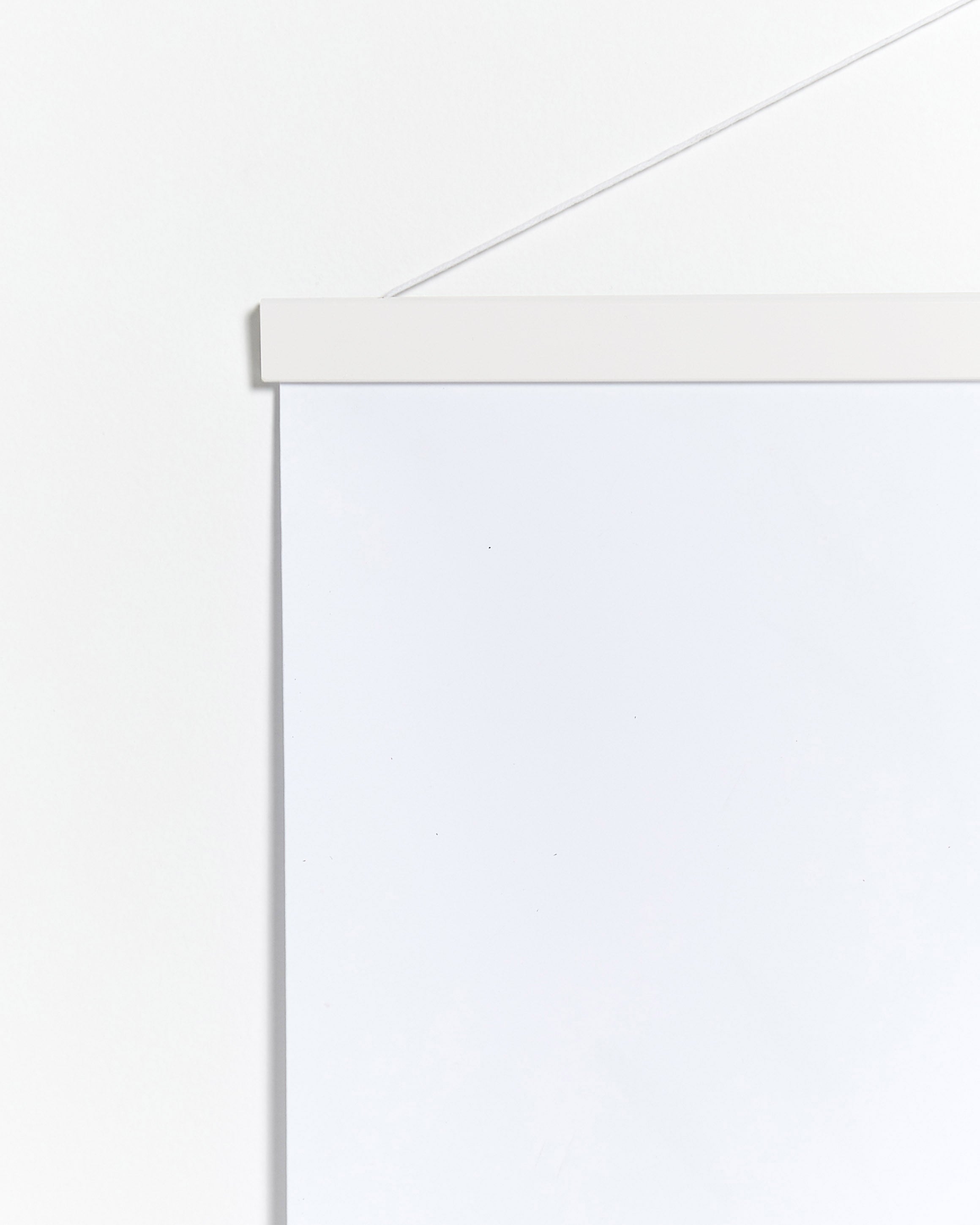 Colgador para póster de 30cm de madera y color blanco