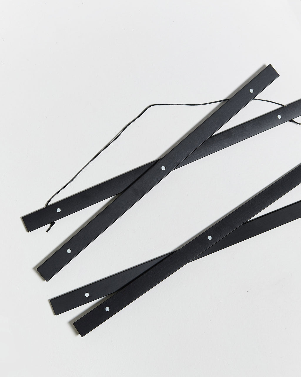 Colgador para póster de 40cm de madera y color negro